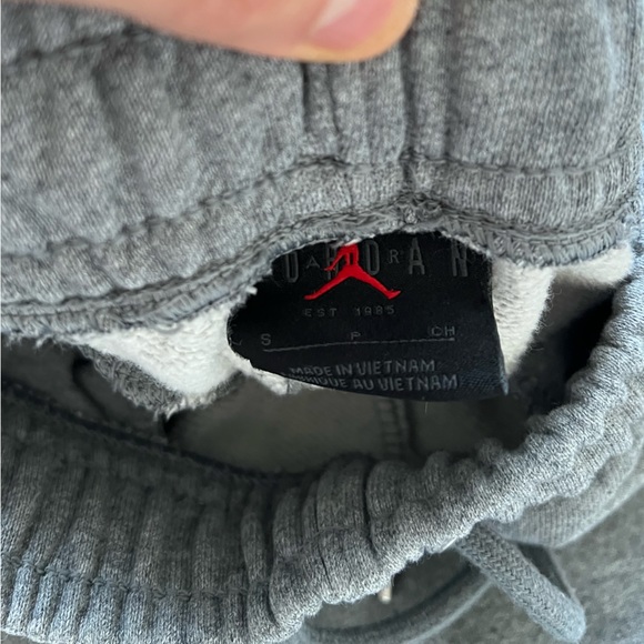 Jordan essential fleece gray joggers - Picture 2 of 3